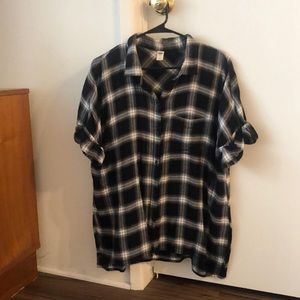 Short-Sleeve Plaid Flannel Top